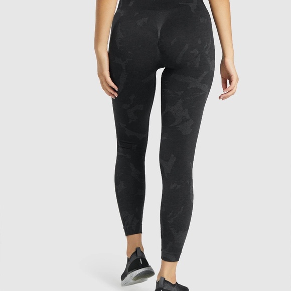 Gymshark Adapt Camo Seamless Leggings - Savanna in size Small - Picture 2 of 3